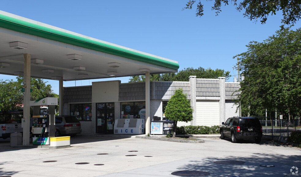 More Photos Of 11402 San Jose Blvd, Jacksonville Service Station For Sale