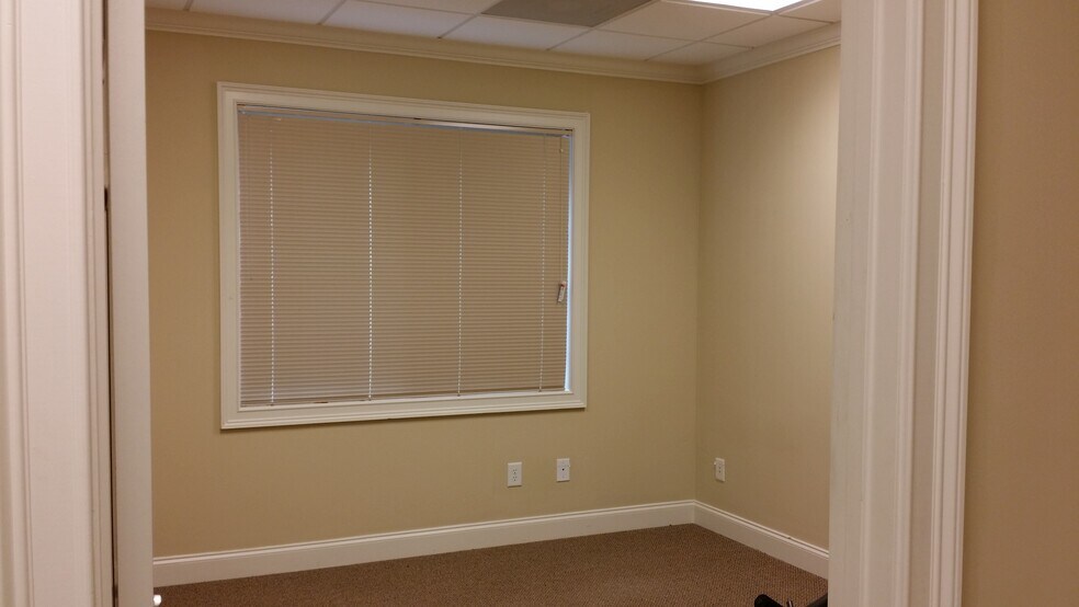 More Photos Of 3855 Shallowford Rd, Marietta Medical For Sale