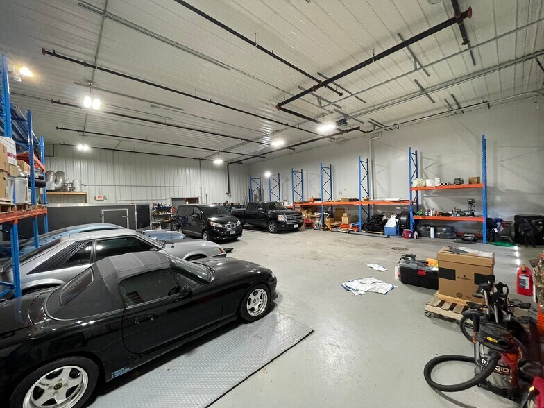 More Photos Of 747 Herra St, Elburn Light Manufacturing For Lease