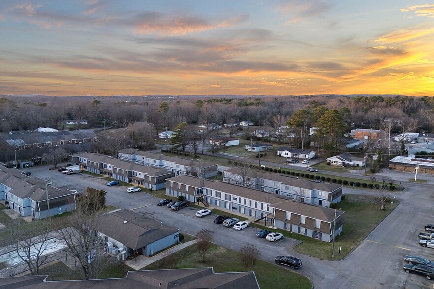 More Photos Of 107 Sterling Ct NW, Center Point Apartments For Sale