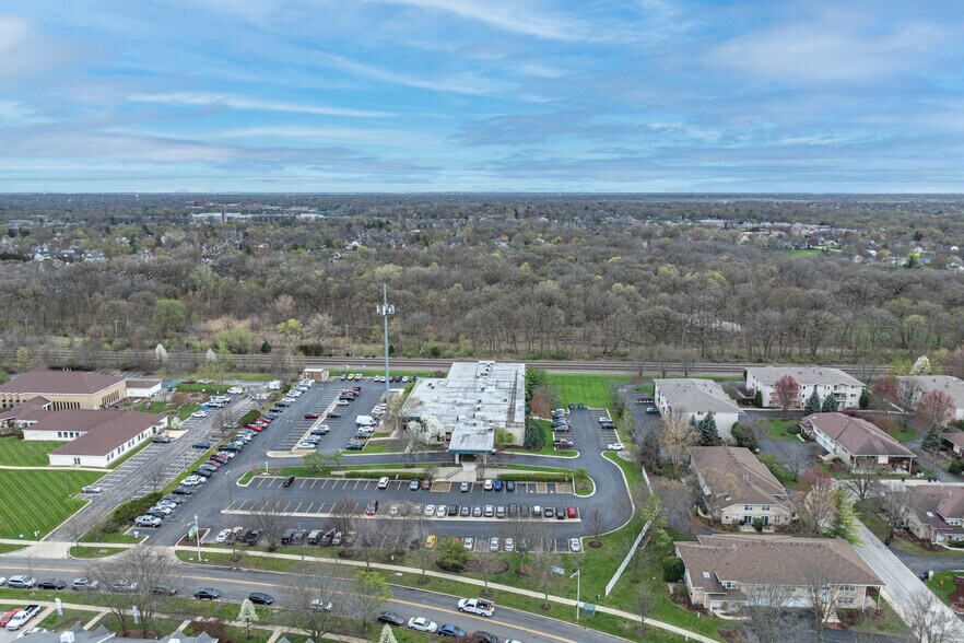 More Photos Of 800 W 5th Ave, Naperville Office For Lease