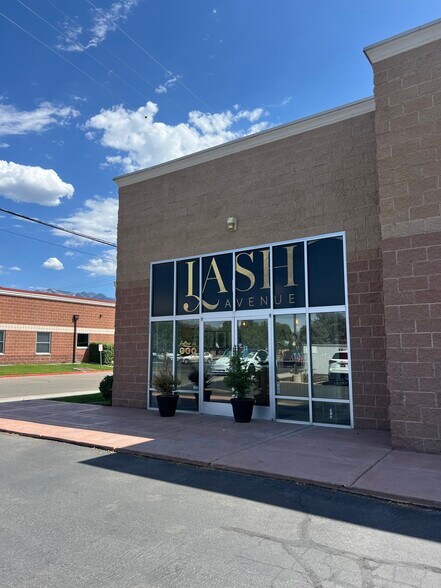More Photos Of 579-589 E Fort Union Blvd, Midvale Storefront Retail Office For Lease