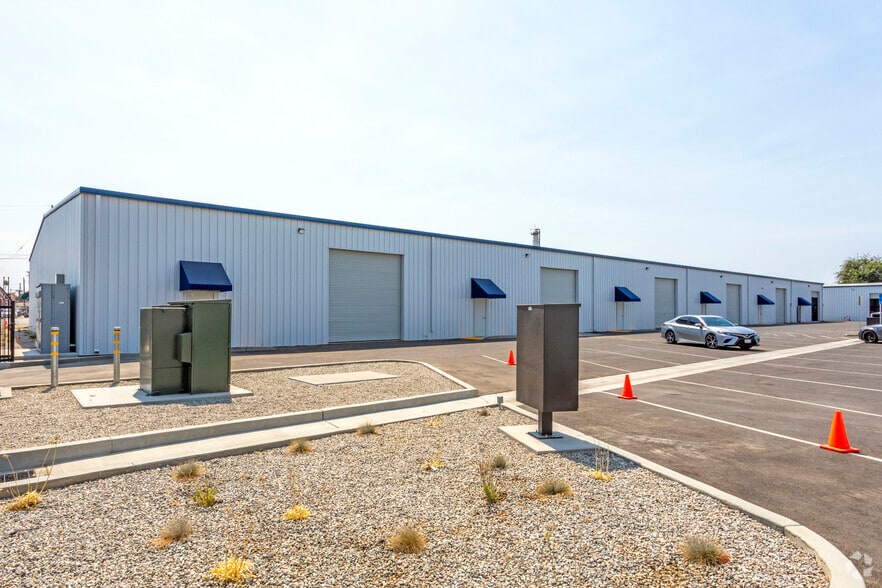 More Photos Of 3805 Gilmore Ave, Bakersfield Unknown For Lease