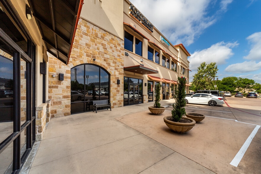 More Photos Of 250 E Basse Rd, San Antonio Medical For Lease