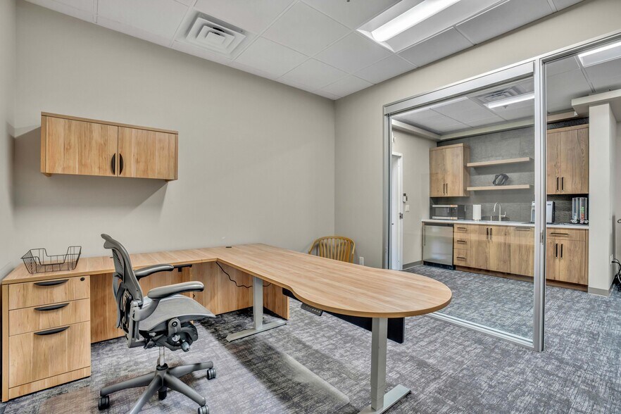 More Photos Of 321 Hartz Ave, Danville General Retail For Sale