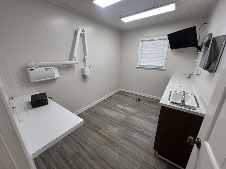 More Photos Of 540 W Hill St, Thomson Office Residential For Lease