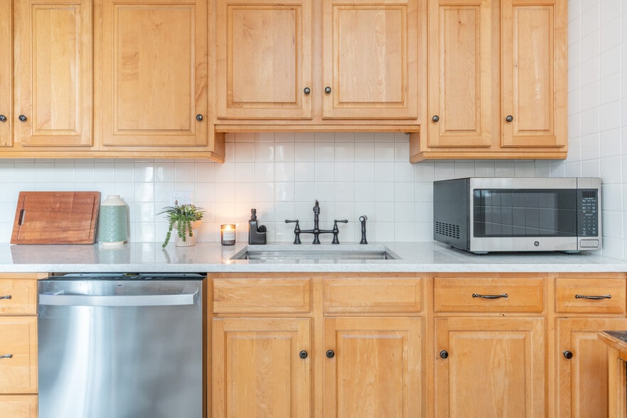 More Photos Of 124 E Abbott St, Lansford Specialty For Sale