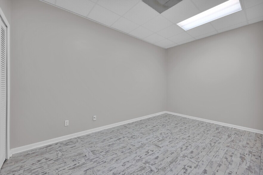 More Photos Of 701 Market St, Saint Augustine Loft Creative Space For Sale