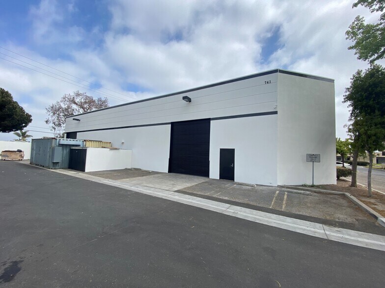 More Photos Of 1741 Fiske Pl, Oxnard Warehouse For Sale