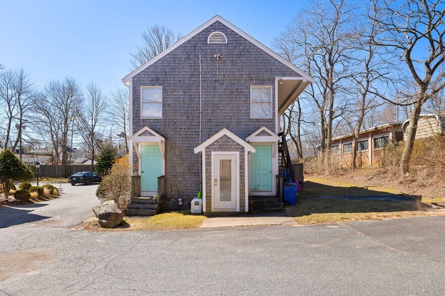 More Photos Of 29 Simpson Ln, Falmouth Office For Sale