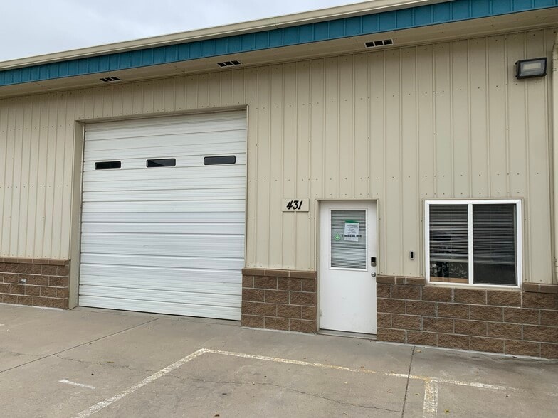 More Photos Of 427-445 N Denver Ave, Loveland Light Manufacturing For Lease