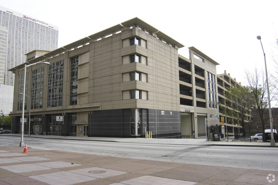 More Photos Of 161 Peachtree Center Ave NE, Atlanta Parking Garage For Lease