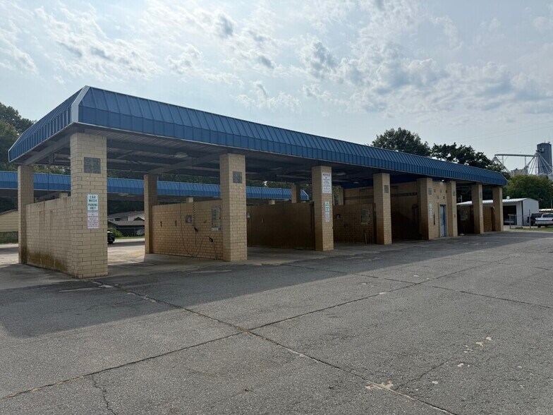 More Photos Of 604 N Main St, Stuttgart Carwash For Sale