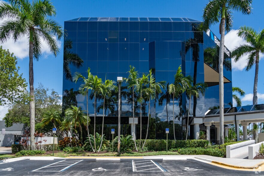 More Photos Of 5295 Town Center Rd, Boca Raton Medical For Lease