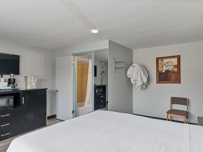 More Photos Of 180 E Center St, Panguitch Hotel For Sale