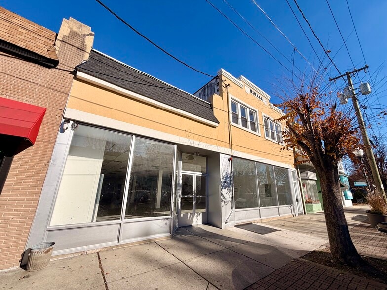 More Photos Of 527 Monmouth St, Gloucester City Storefront Retail Office For Lease