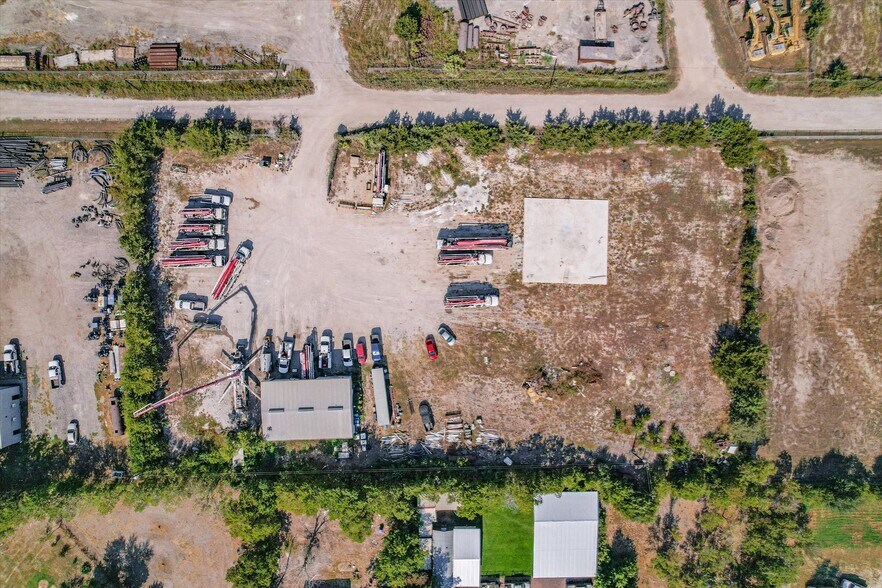 More Photos Of 12725 HWY 290 E, Manor Warehouse For Lease