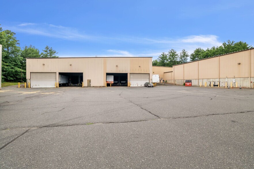 More Photos Of 14 Industrial Dr W, South Deerfield Manufacturing For Lease