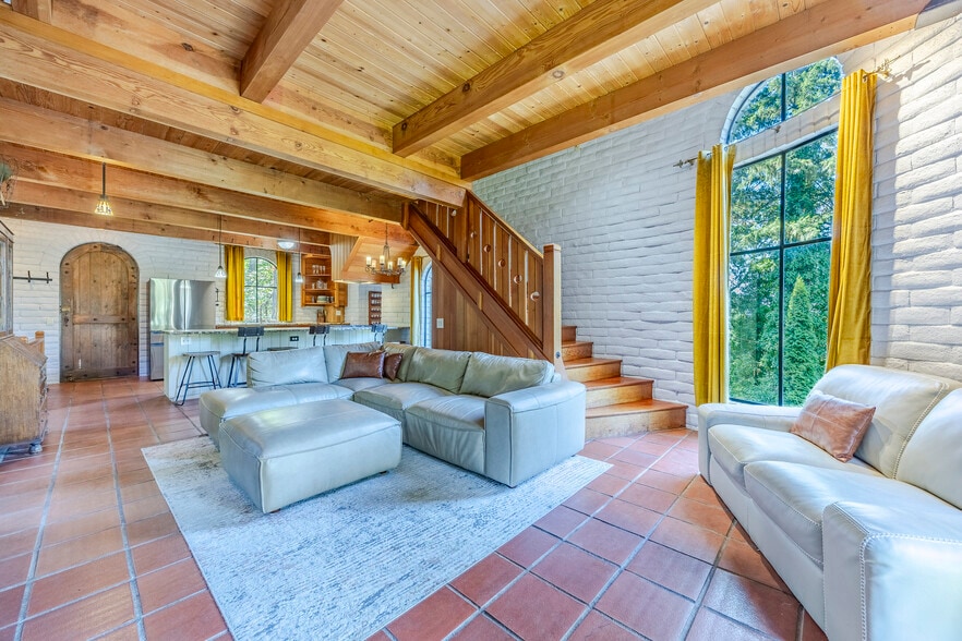 More Photos Of 1820 E 28th Ave, Eugene Multifamily For Sale