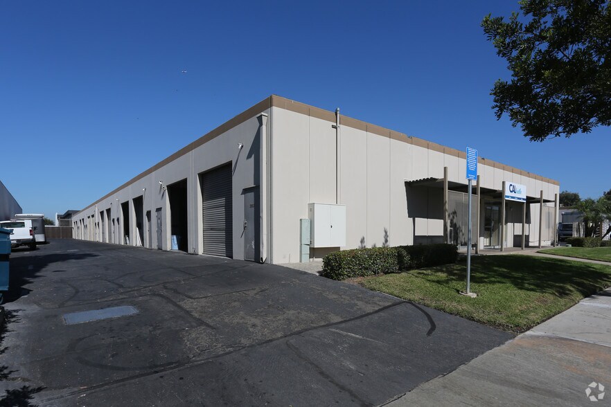 More Photos Of 3841 Birch St, Newport Beach Light Manufacturing For Lease