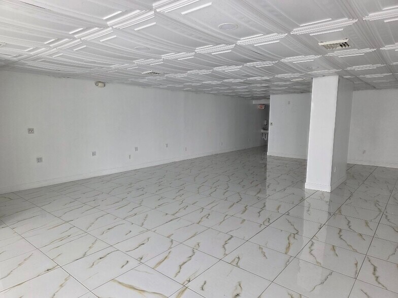 More Photos Of 983-985 Church St, Baldwin Storefront Retail Office For Lease