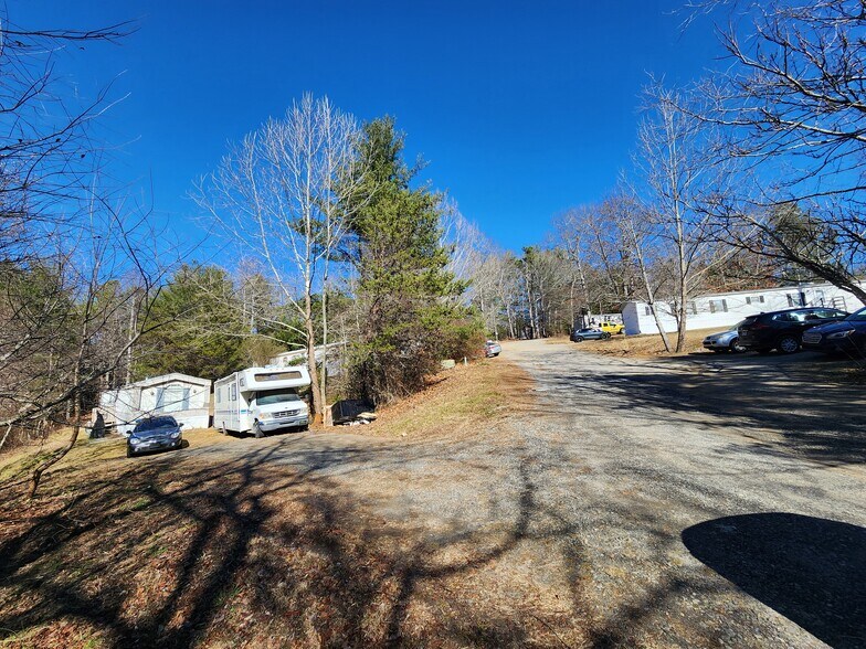 More Photos Of 5 Becky Ln, Fairview Multifamily For Sale