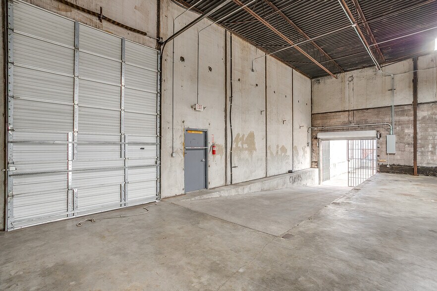 More Photos Of 1008 E 11th St, Fort Worth Warehouse For Lease
