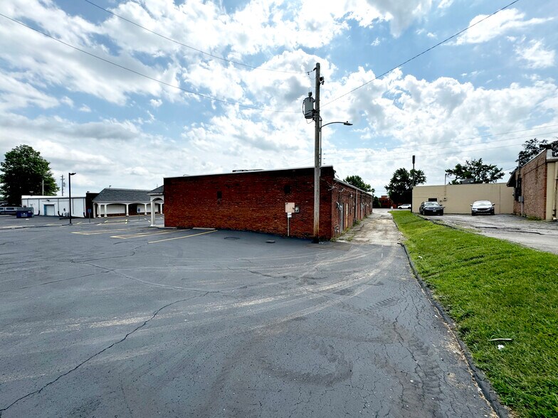 More Photos Of 3138-3197 Lemay Ferry Rd, Saint Louis Unknown For Lease