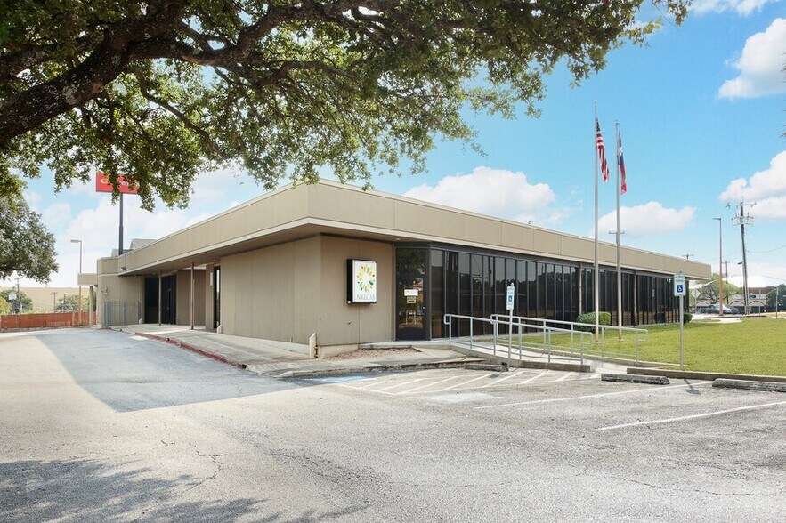 More Photos Of 5404 Wurzbach Rd, San Antonio Medical For Lease