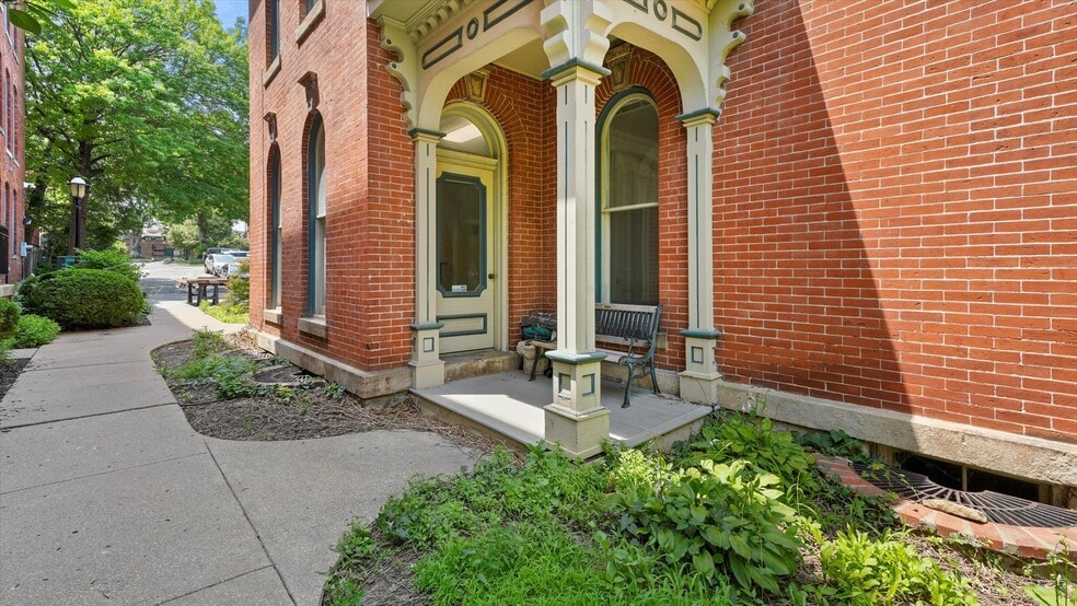 More Photos Of 1070 Washington St, Kansas City Office Residential For Sale