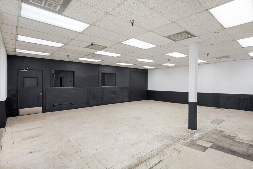 More Photos Of 1570 W Mission Blvd, Pomona Manufacturing For Lease