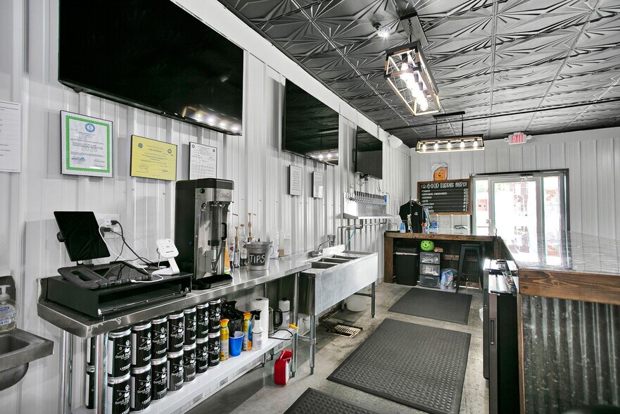More Photos Of 120 M.L.K. ave, Lebanon Bar For Sale