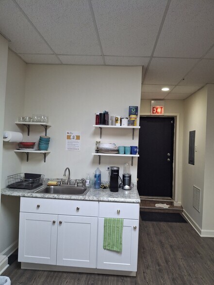 More Photos Of 5853 W Irving Park Rd, Chicago Storefront For Lease