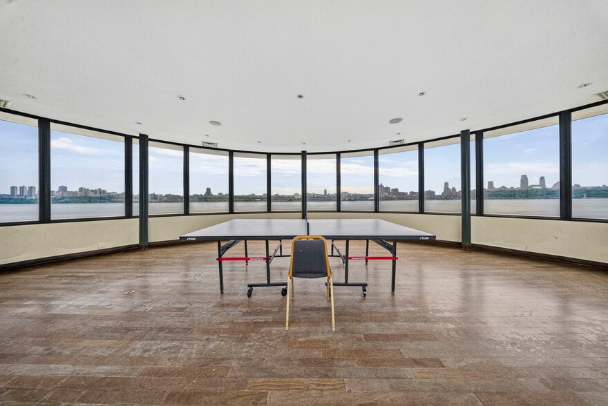 More Photos Of 1033-1077 River Rd, Edgewater Apartments For Sale