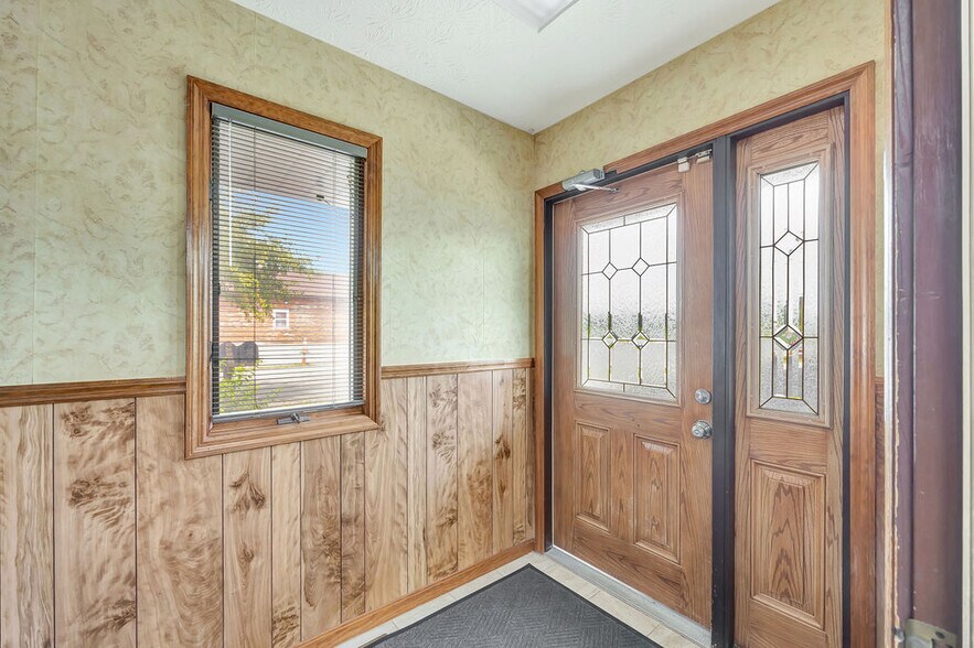 More Photos Of 1 Marty Ln, West Alexandria Medical For Sale