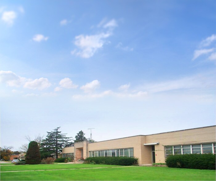 More Photos Of 3100 Randolph St, Bellwood Manufacturing For Sale