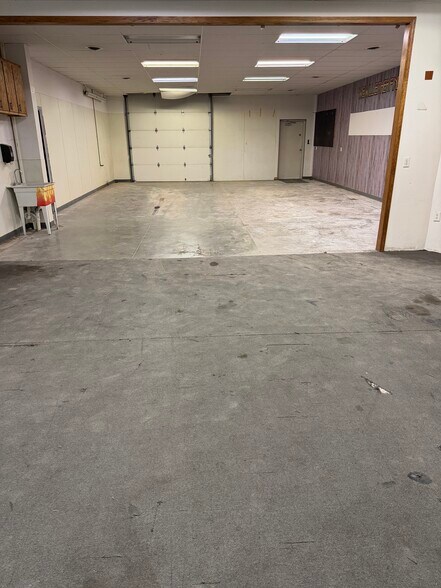 More Photos Of 3260 N 20th St, Lincoln Flex For Lease