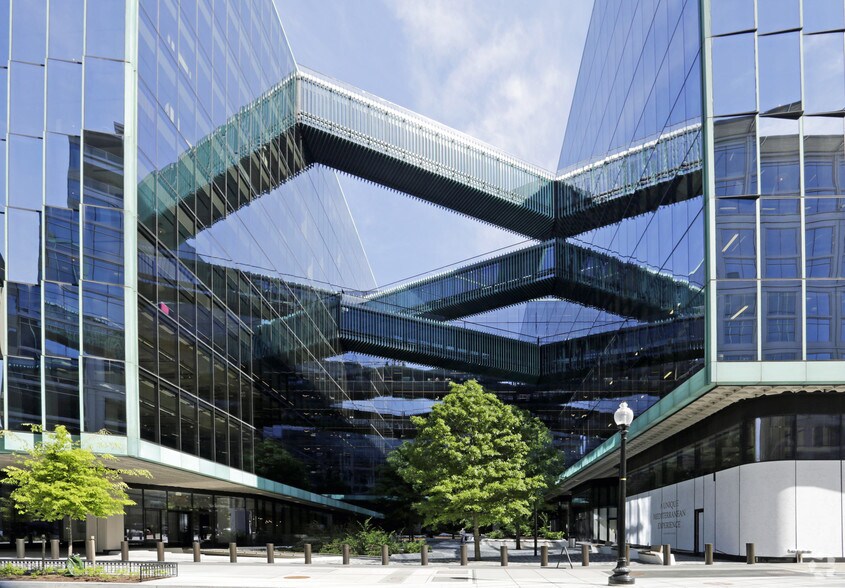 More Photos Of 1100 15th St NW, Washington Office For Lease