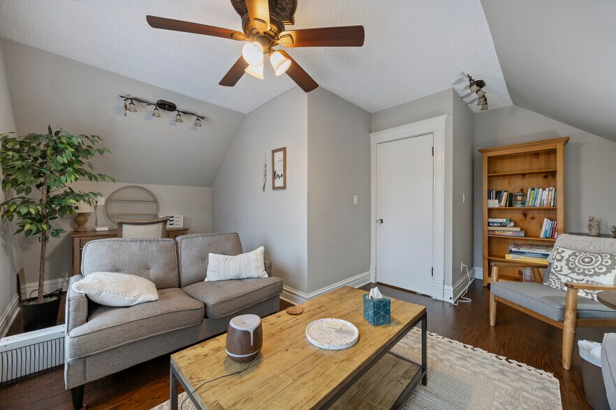 More Photos Of 121 N Washington St, Naperville Medical For Lease