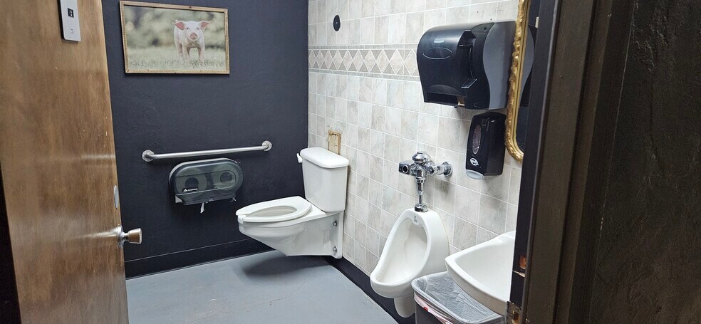 More Photos Of 102 Campbell Ln, Ridgway General Retail For Sale