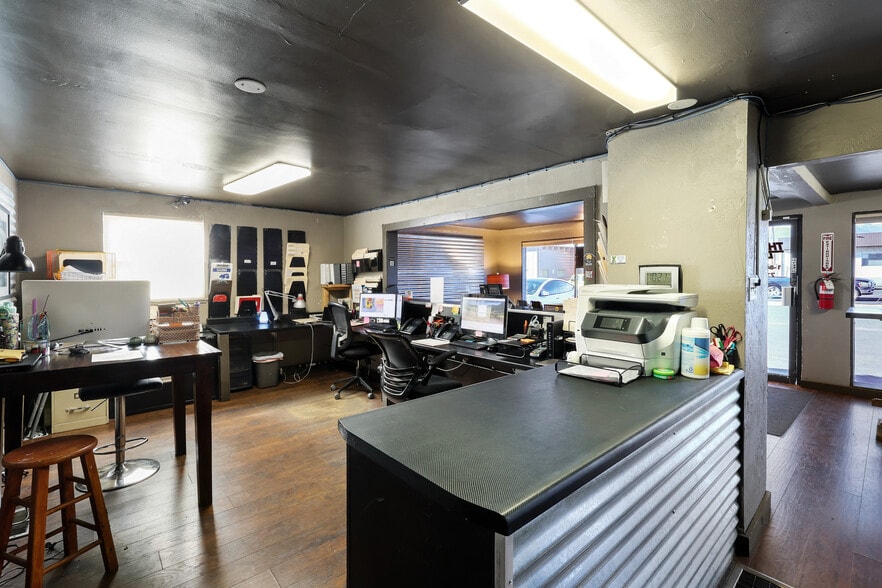 More Photos Of 3001 E Platte Ave, Colorado Springs Service For Sale