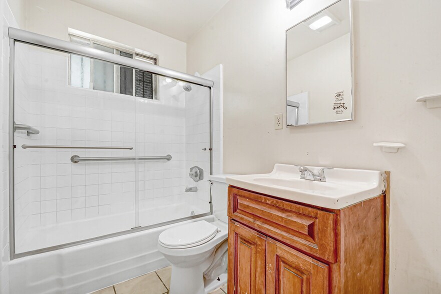 More Photos Of 1649 S La Brea Ave, Los Angeles Apartments For Sale