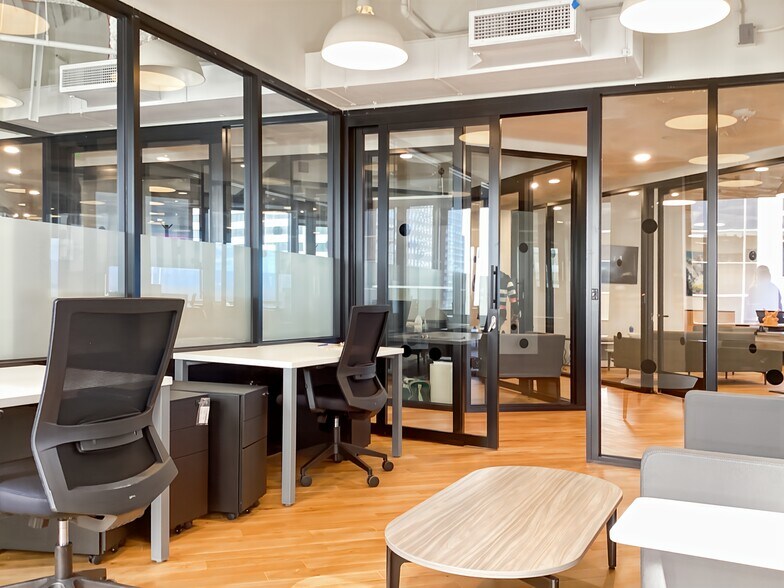 More Photos Of 1560 Broadway, Denver Coworking Space