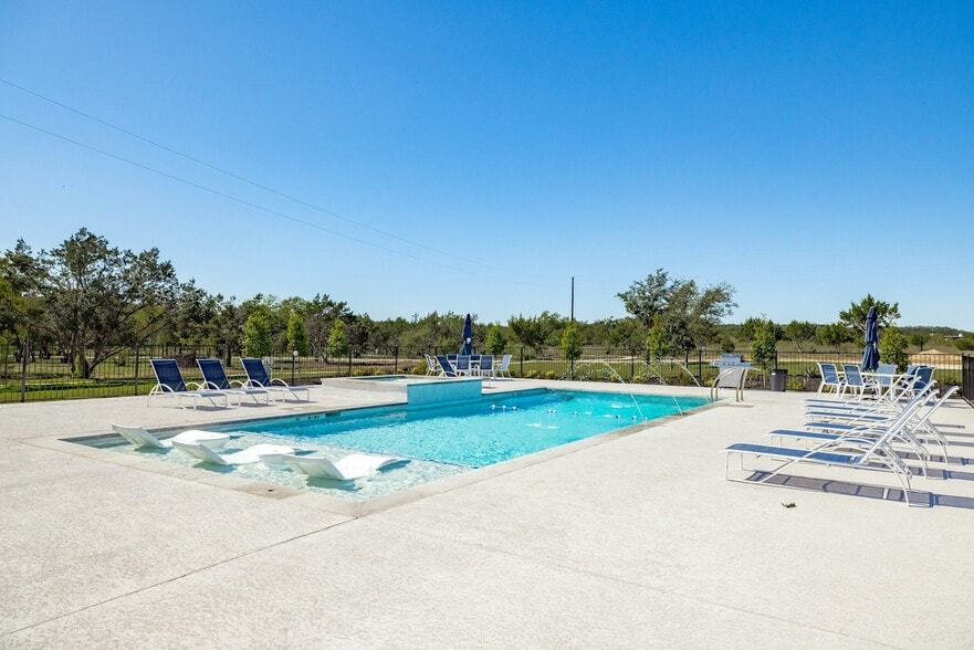 More Photos Of 1030 County Road 279, Liberty Hill Hotel For Sale