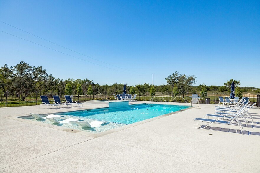 More Photos Of 1030 County Road 279, Liberty Hill Hotel For Sale