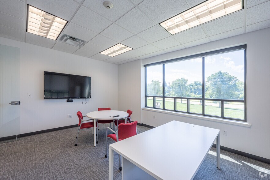 More Photos Of 640 George Washington Hwy, Lincoln Unknown For Sale