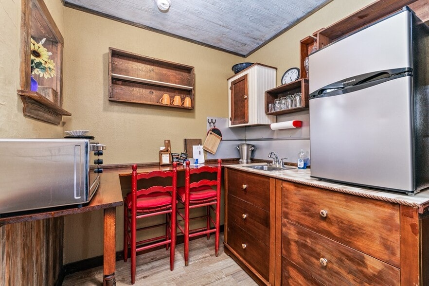 More Photos Of 20290 Playland Park, Christoval Hotel For Sale