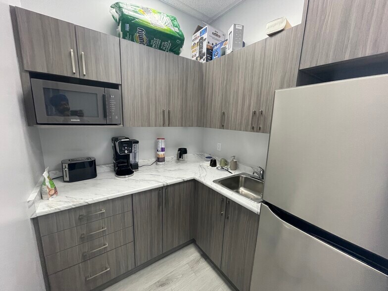 More Photos Of 1241 Strasburg Rd, Kitchener Storefront Retail Office For Sale