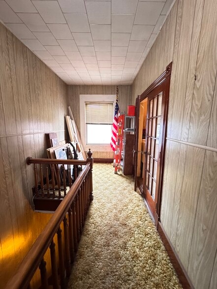 More Photos Of 572 2nd Ave, Troy Restaurant For Sale