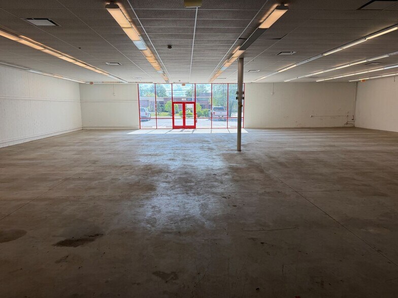 More Photos Of 3138-3139 King Rd, Toledo Freestanding For Lease